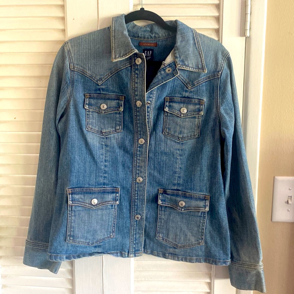 Gap snap front Jean jacket size M